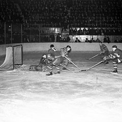Hockey game between the Toronto Maple Leafs and the Montréal Canadiens on March 6th, 1938